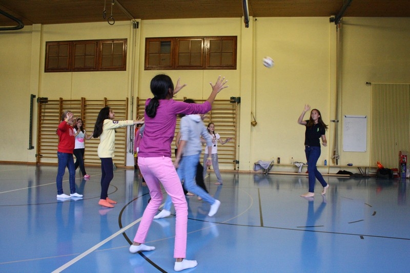 Village Camps International Summer Camp Leysin, Switzerland 2026-08-15 https://www.villagecamps.com/journals_admin/images/683-23-handball (78).jpg